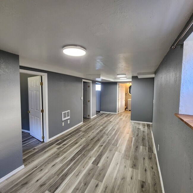 Building Photo - 356 Alameda Ave