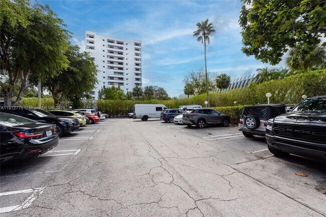 Building Photo - 1881 Washington Ave