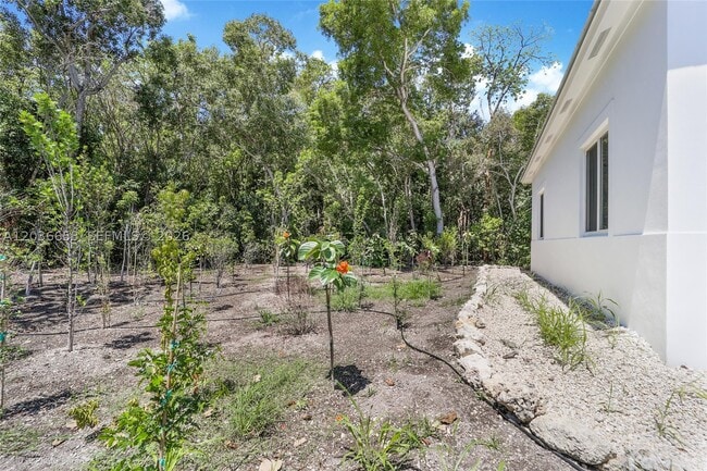 Building Photo - 5 Bowen Dr
