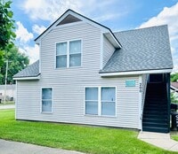 Building Photo - Updated first floor 1 bedroom apartment in...
