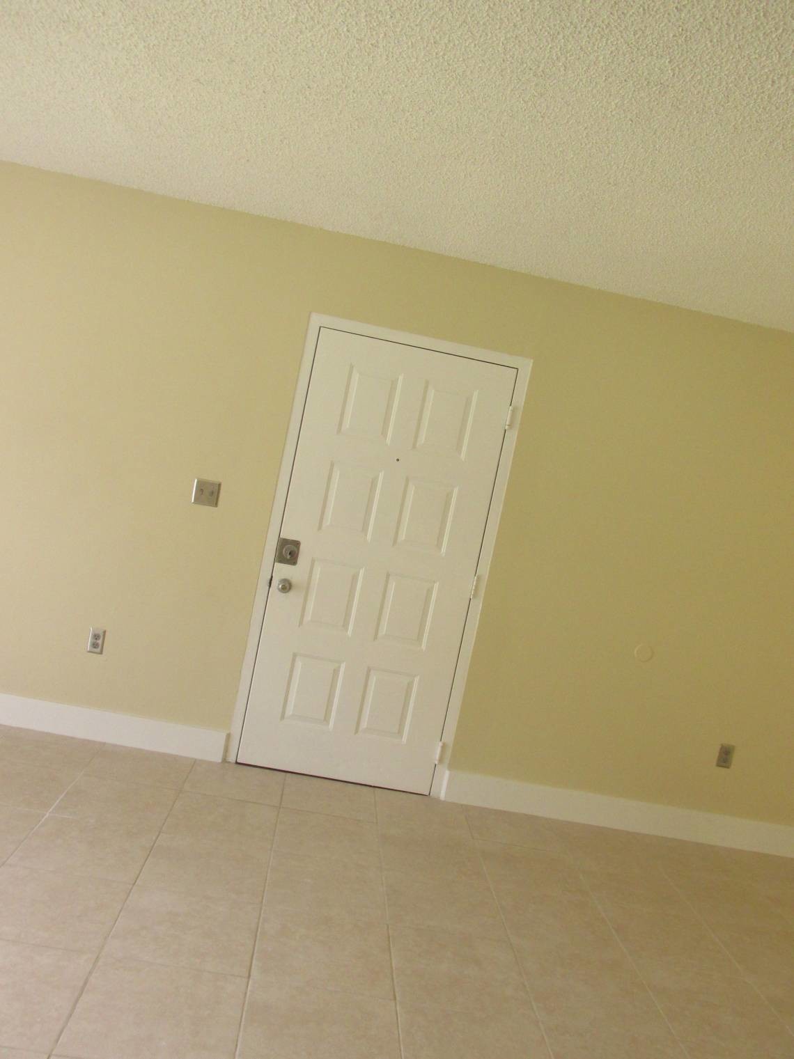 Building Photo - 7423 SW 152nd Ave