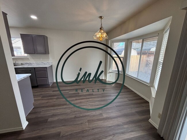 Building Photo - Newly updated Chichester Estates home