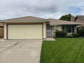 Building Photo - Four Bedroom, Two Bathroom, Water/Sewer/Trash and Yard Maintenance Included!