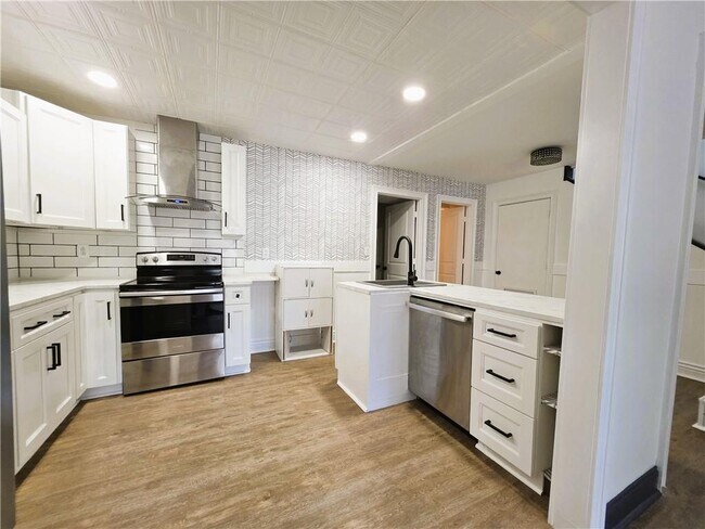 Building Photo - 26 Annette Ln