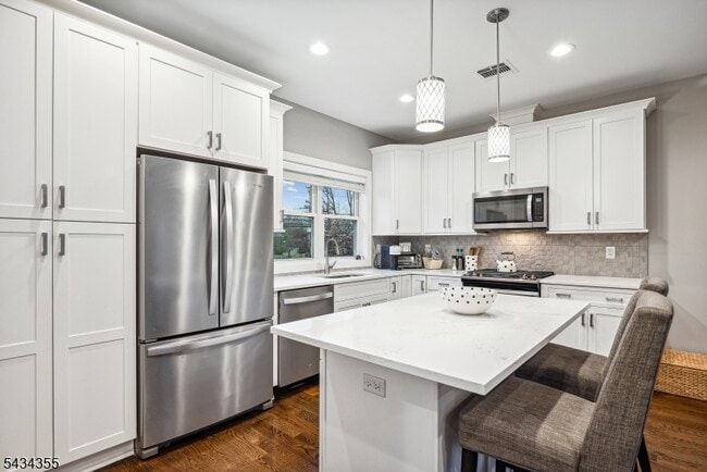 Building Photo - 25 Stonybrook Cir