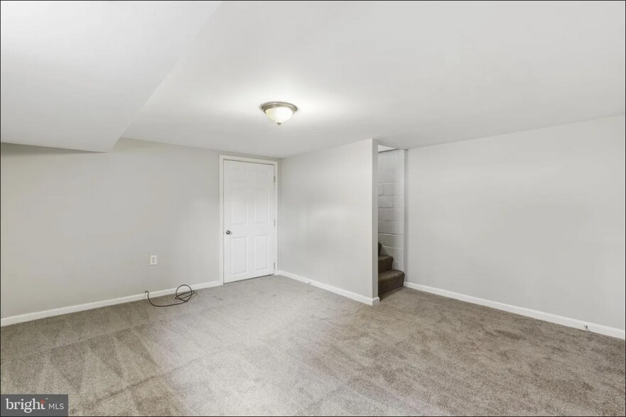 Building Photo - 1107 N Marlyn Ave
