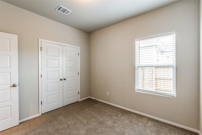 Building Photo - 140 Thunder Oak