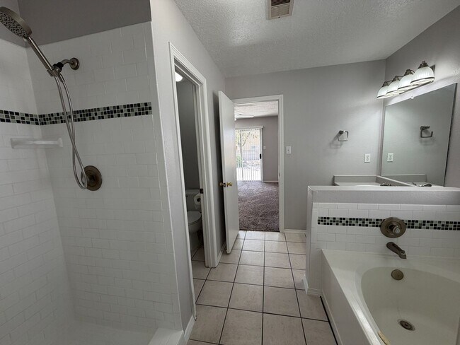 Building Photo - 10601 Rio Del Sole Ct NW