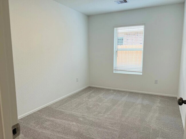 Building Photo - 26739 Paloma Blanca Dr