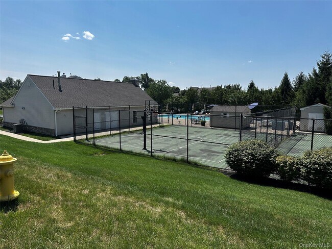 Building Photo - 2402 Rockledge Ct