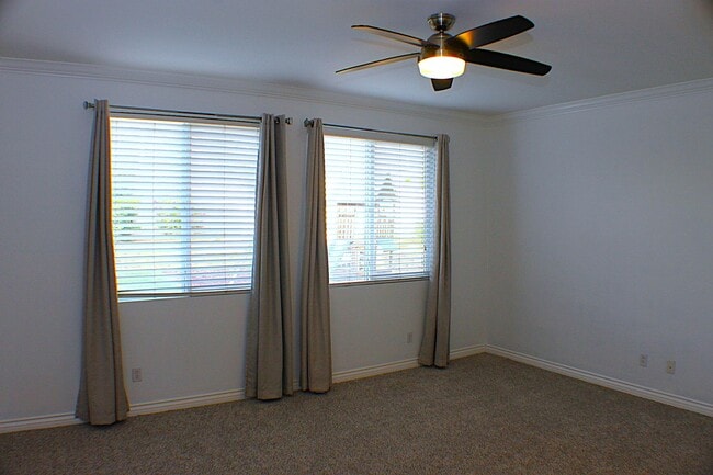 Building Photo - Single-Story Beauty with RV Parking in Nor...