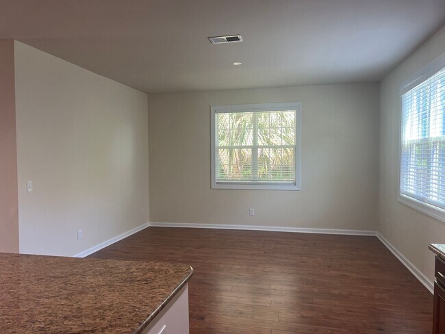 Building Photo - 73 Shell Hall Way