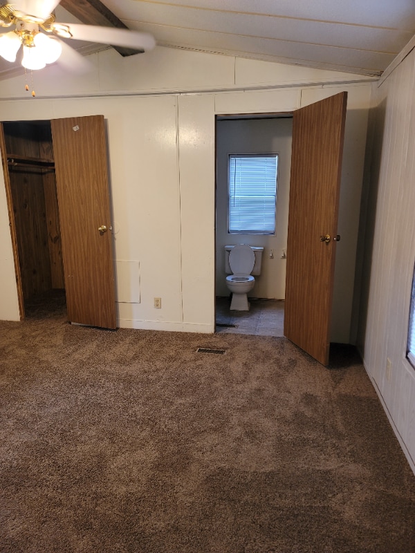 Building Photo - 413 Miller St