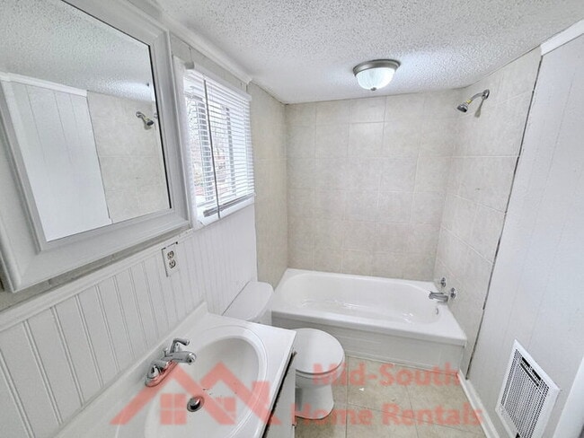 Building Photo - 1707 Glenview Ave