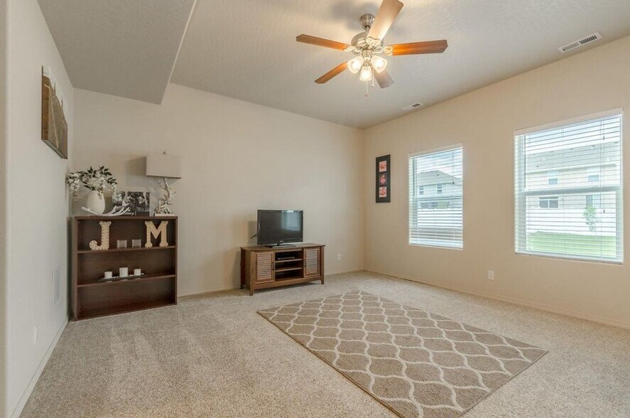 Building Photo - 4580 W Magrath Dr
