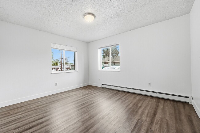 Building Photo - $1,395.95 2-bed, 1-bath, located in Denver with a washer and dryer.