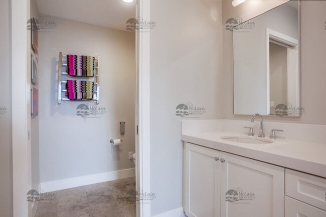 Building Photo - LUXURY 2 Bedroom with AC and Washer/Dryer, DOWNTOWN CARLSBAD VILLAGE