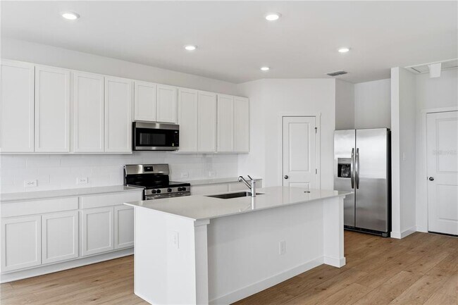 Building Photo - 5550 Guava Ct