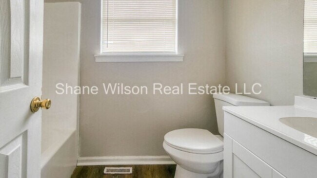 Building Photo - 3321 Steeple Cir NE