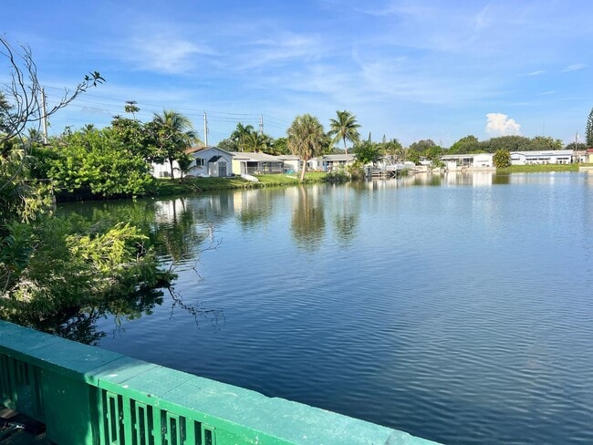 Primary Photo - 260 SW 8th Ave