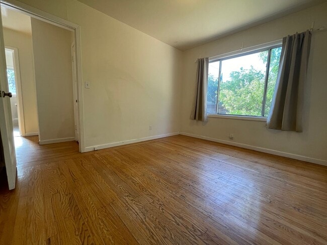 Building Photo - Charming 3-Bedroom, 1-Bathroom Home for Re...