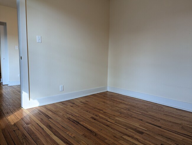 Building Photo - 2334 N Spaulding Ave