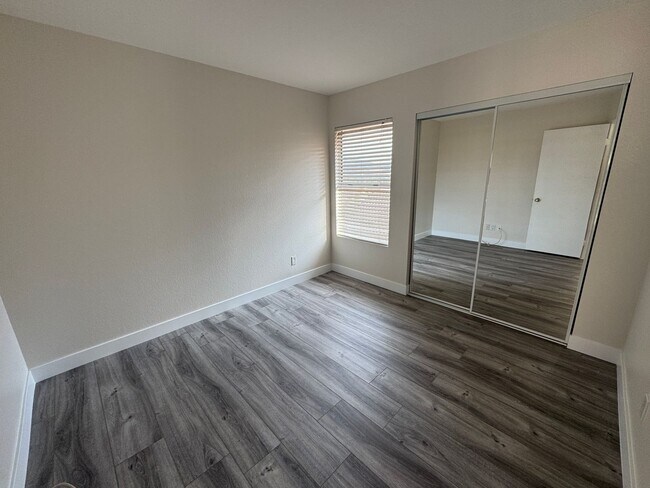 Building Photo - Beautiful 4 Bedroom in Rancho San Diego