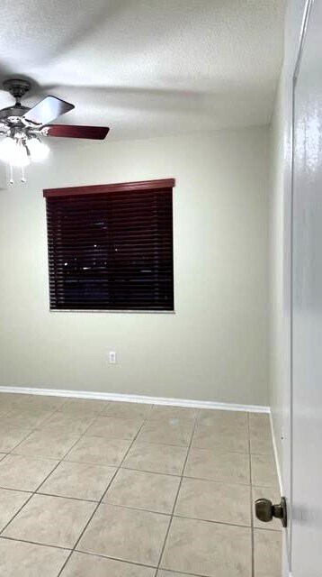 Building Photo - 9340 Fontainebleau Blvd