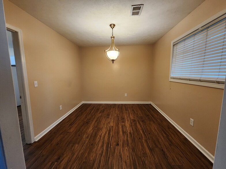 Building Photo - 6515 Forrest Rd