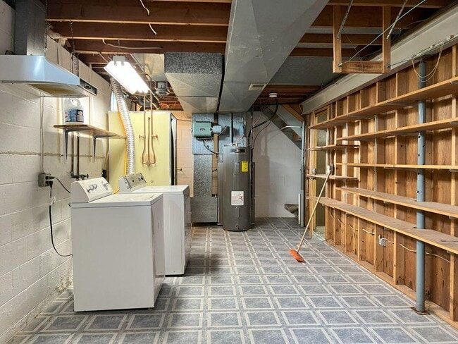 Building Photo - 1602 Meadow Ln