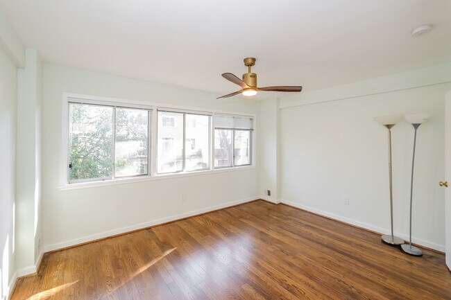 Building Photo - 847 3rd St SW