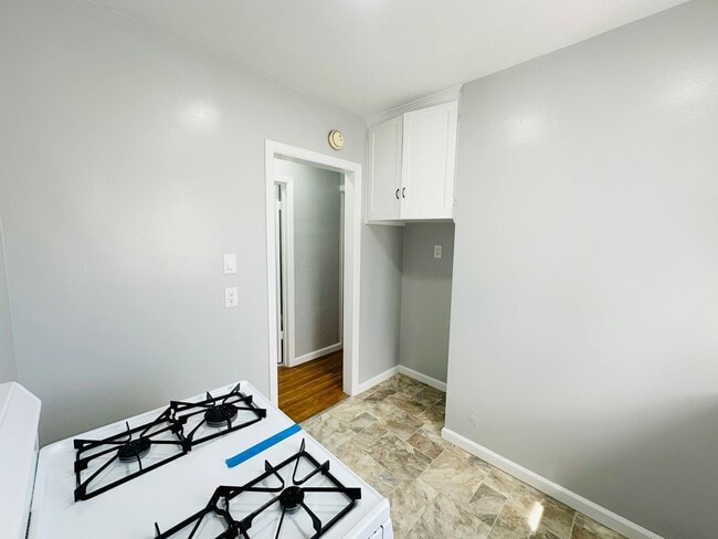 Building Photo - 7 E Clark St