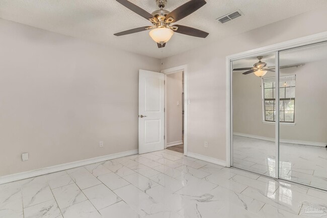 Building Photo - 207 McClure Dr