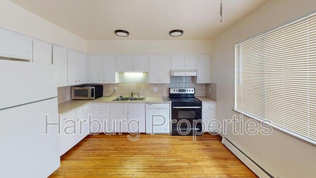 Building Photo - 1717 Baseline Rd