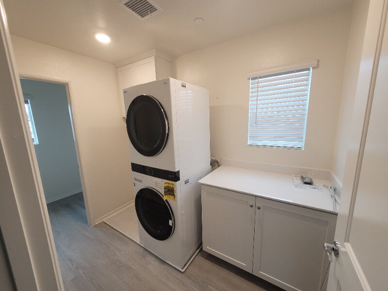 Building Photo - 28410 Pinon Ct