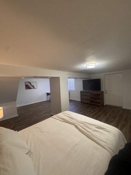 Building Photo - 5765 Heritage-SI ID1472906P