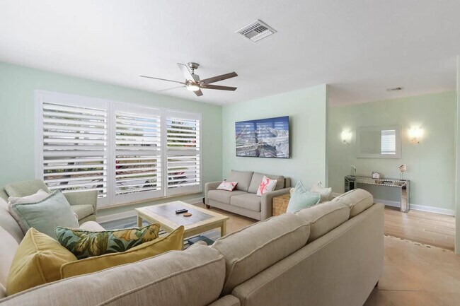 Building Photo - 608 Malabar Ave