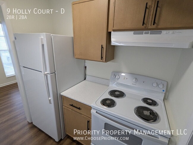 Building Photo - 9 Holly Ct