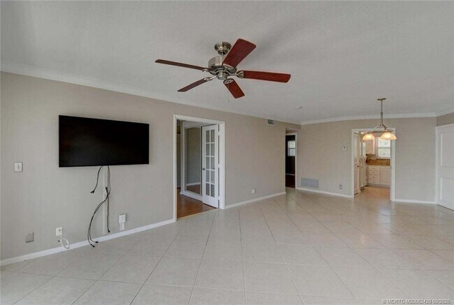 Building Photo - 68 Yacht Club Dr
