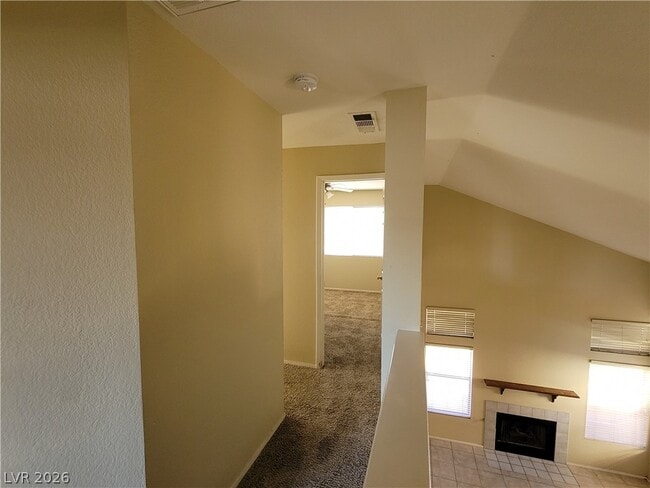Building Photo - 253 Buckskin St