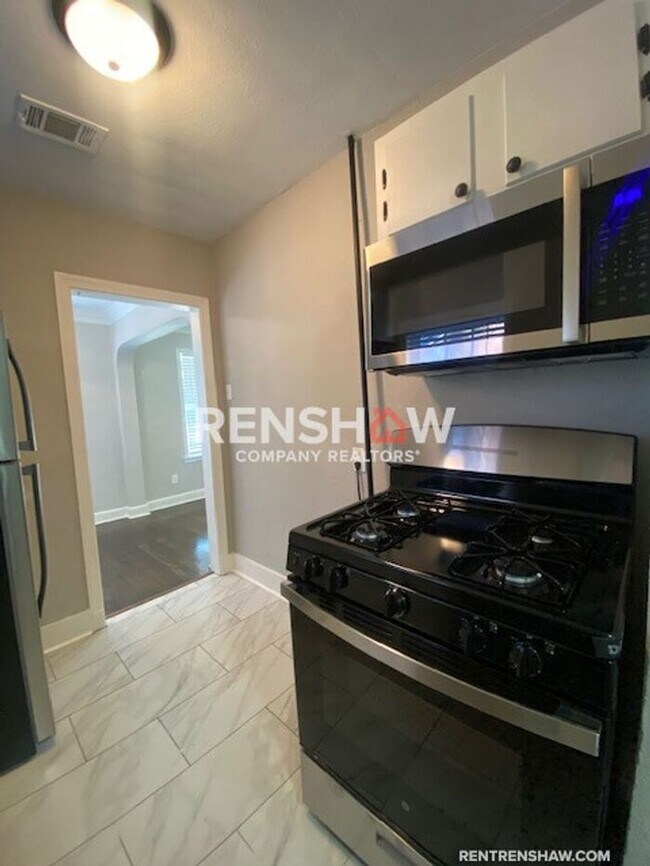 Building Photo - Duplex Unit - Newly Renovated - Evergreen ...