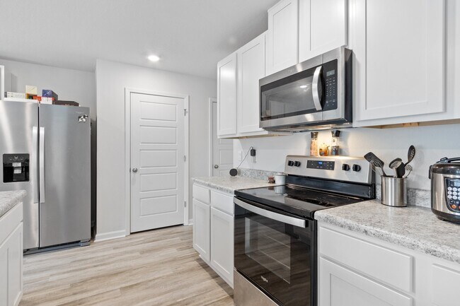 Building Photo - 5748 Belmont Stakes Rd