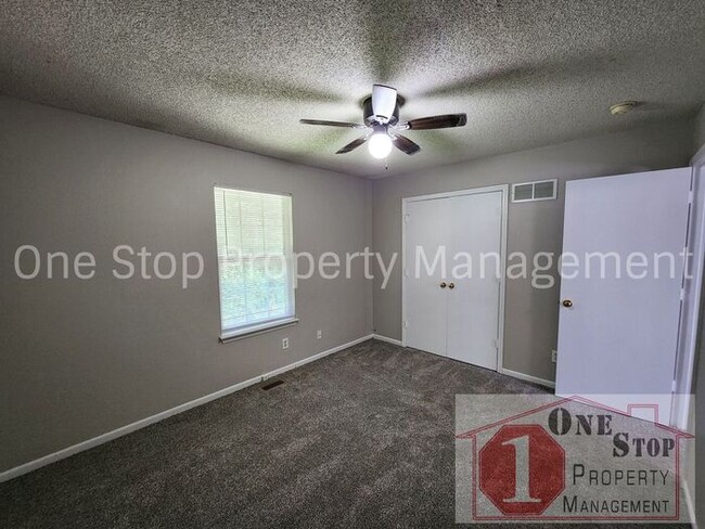 Building Photo - Gorgeous 3-Bedroom, 2-Bathroom home in Ray...