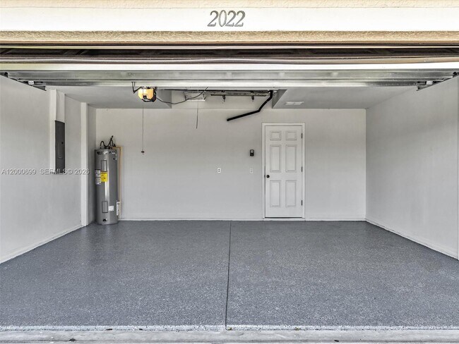 Building Photo - 2022 NW 9th Terrace