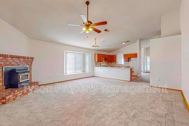 Building Photo - 4701 Plume Rd NW