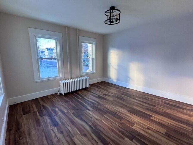 Building Photo - 39 Allen St