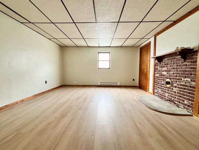 Building Photo - 21 Kosciusko Way