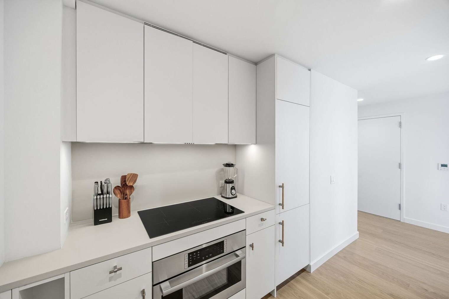 Building Photo - 16 Dupont St