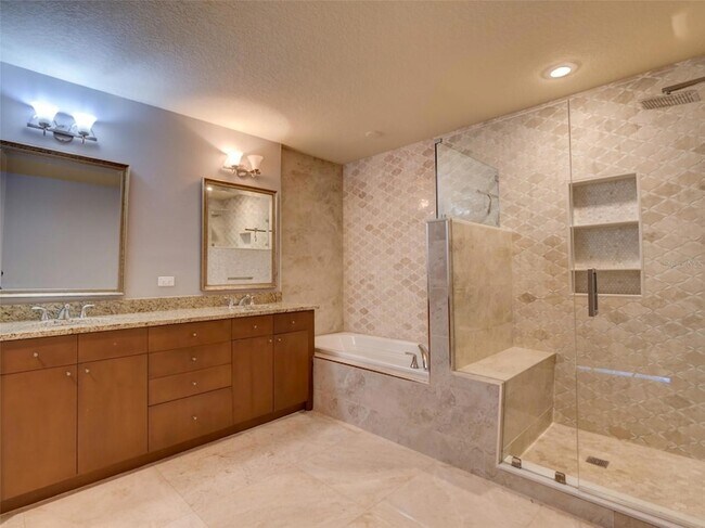 Building Photo - 100 S Eola Dr