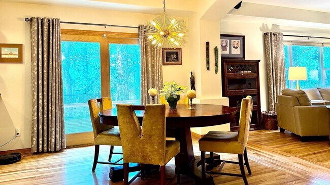 Building Photo - Warm & Spacious Woodmoor Home in a Fantast...